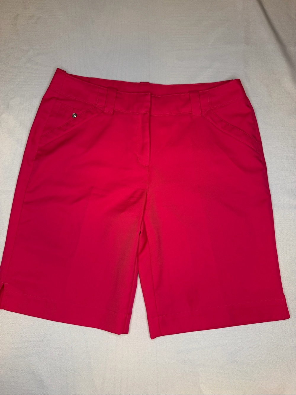 PGA Tour Hot Pink Golf Performance Women's Bermuda Shorts. Size 8.